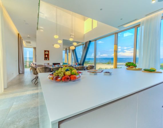 Villa Red - Kitchen02