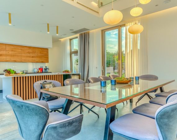 Villa Red - Kitchen03